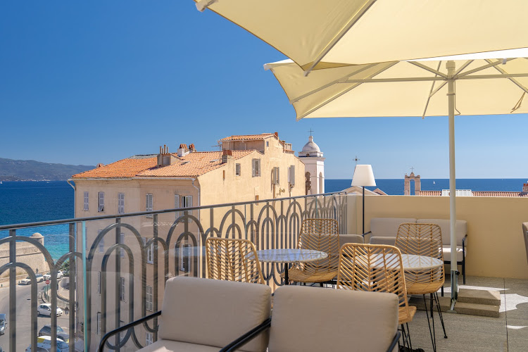 HOTEL SAN CARLU CITADELLE